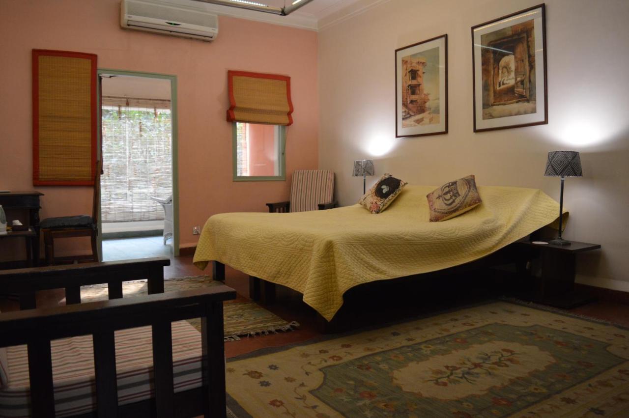 G 49 Bed & Breakfast Nueva Delhi Exterior foto